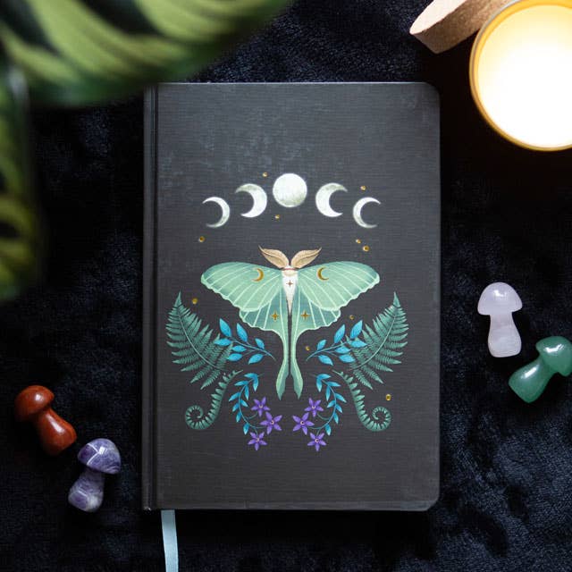 Mystisches Notizbuch „Luna Moth“ · A5 mit Farbband & Goldrändern