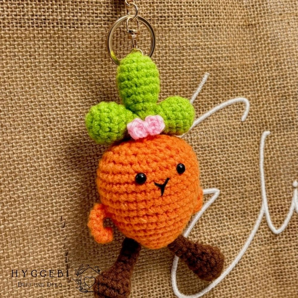 Karotte gehäkelt · Taschen-und Schlüsselanhänger