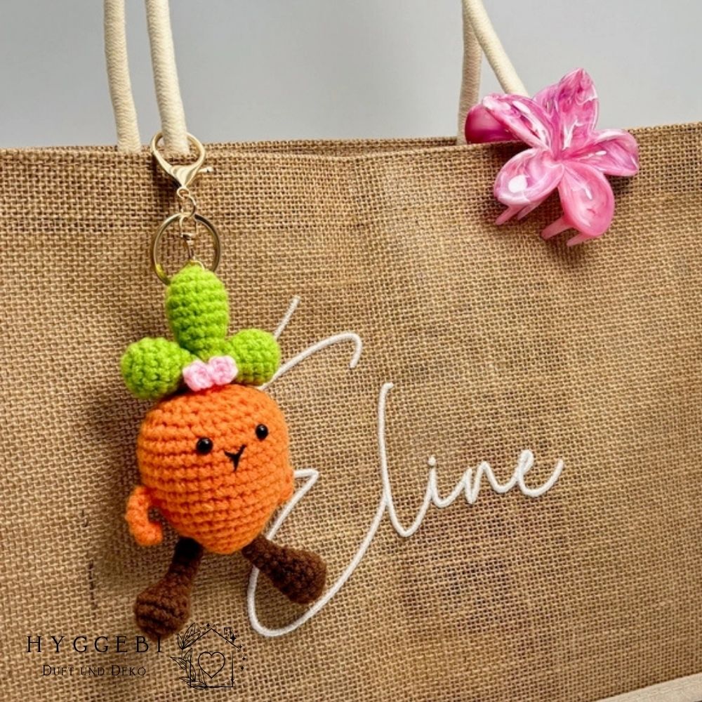 Karotte gehäkelt · Taschen-und Schlüsselanhänger