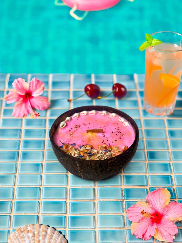 Ibiza-Duftkerze in Kokosnuss · Passionsfrucht, Himbeere & Hibiskus