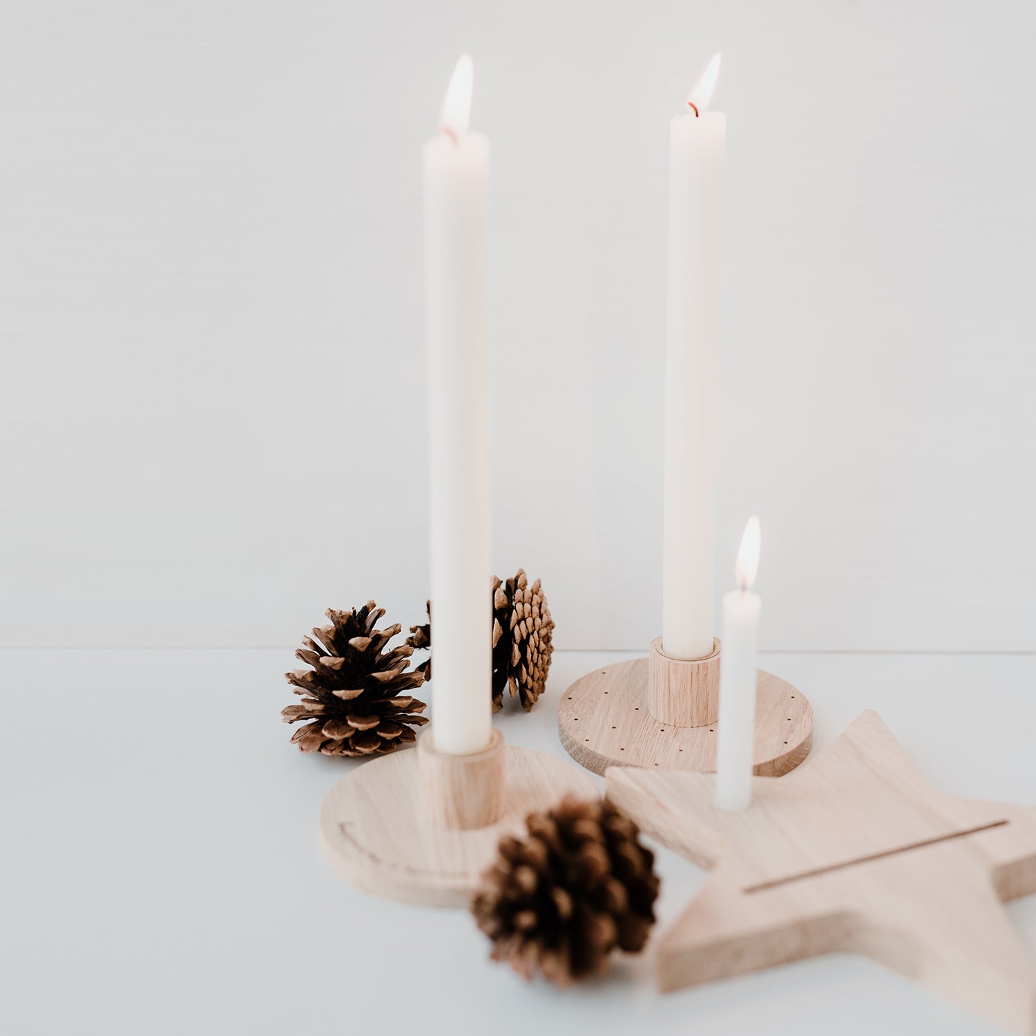KERZENSTÄNDER PUNKTE AUS EICHE · EULENSCHNITT-Tschüss-HYGGEBI-€13,90